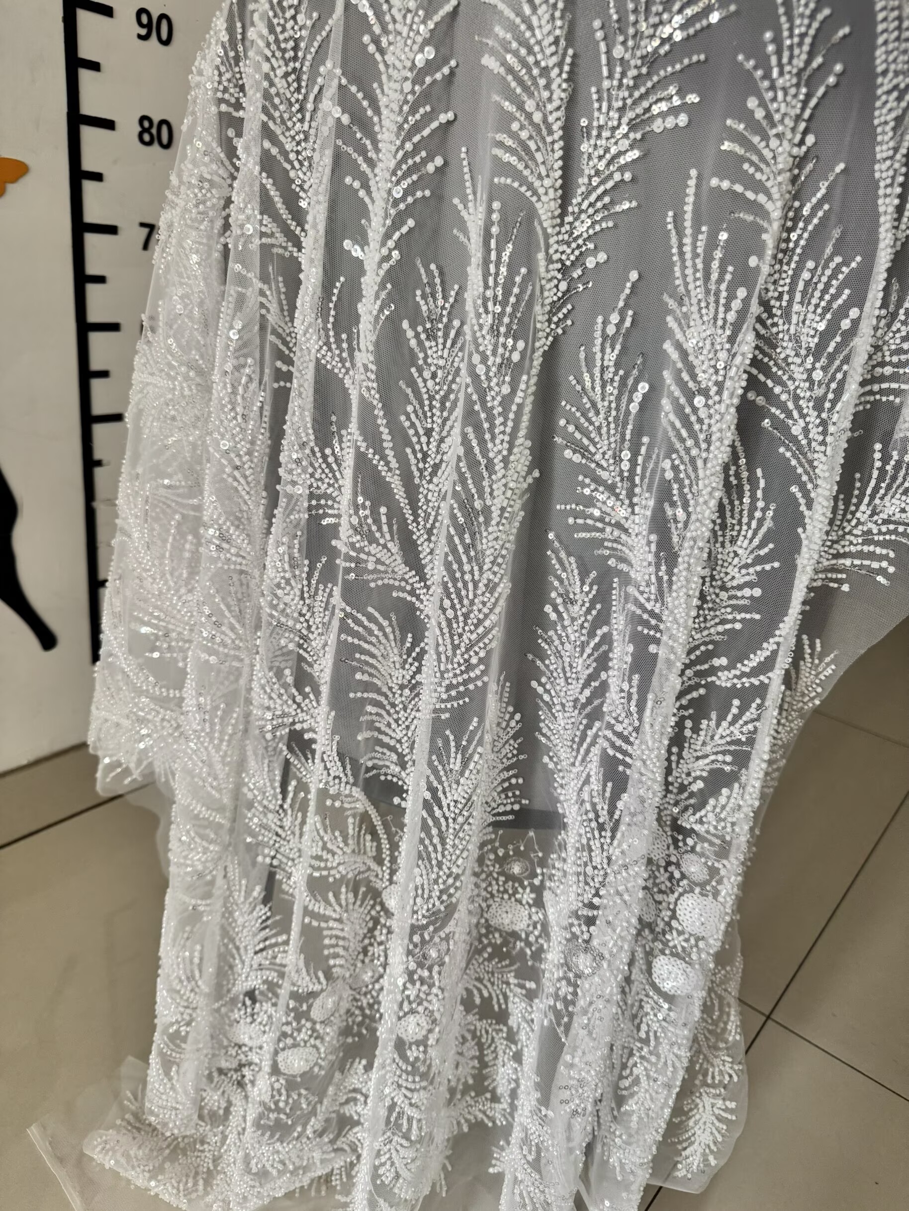 White Beaded Pearl Crystal Seq - Crystal Mesh Fabric avaliação e preço